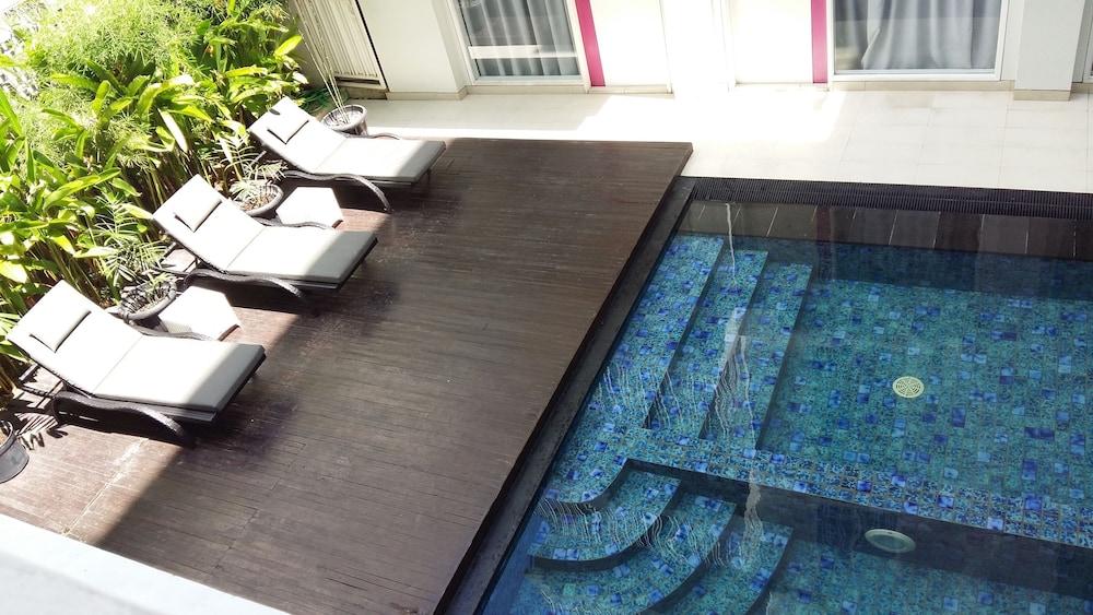 Favehotel Kuta Square Exterior photo
