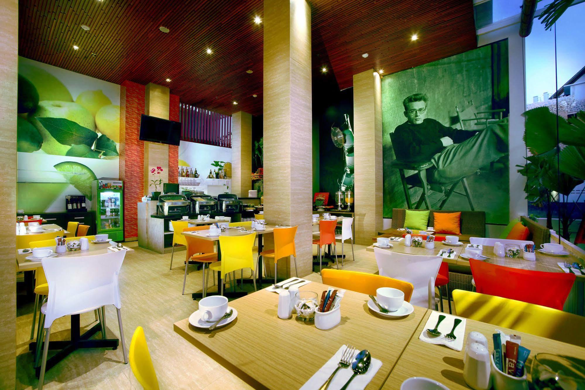 Favehotel Kuta Square Exterior photo