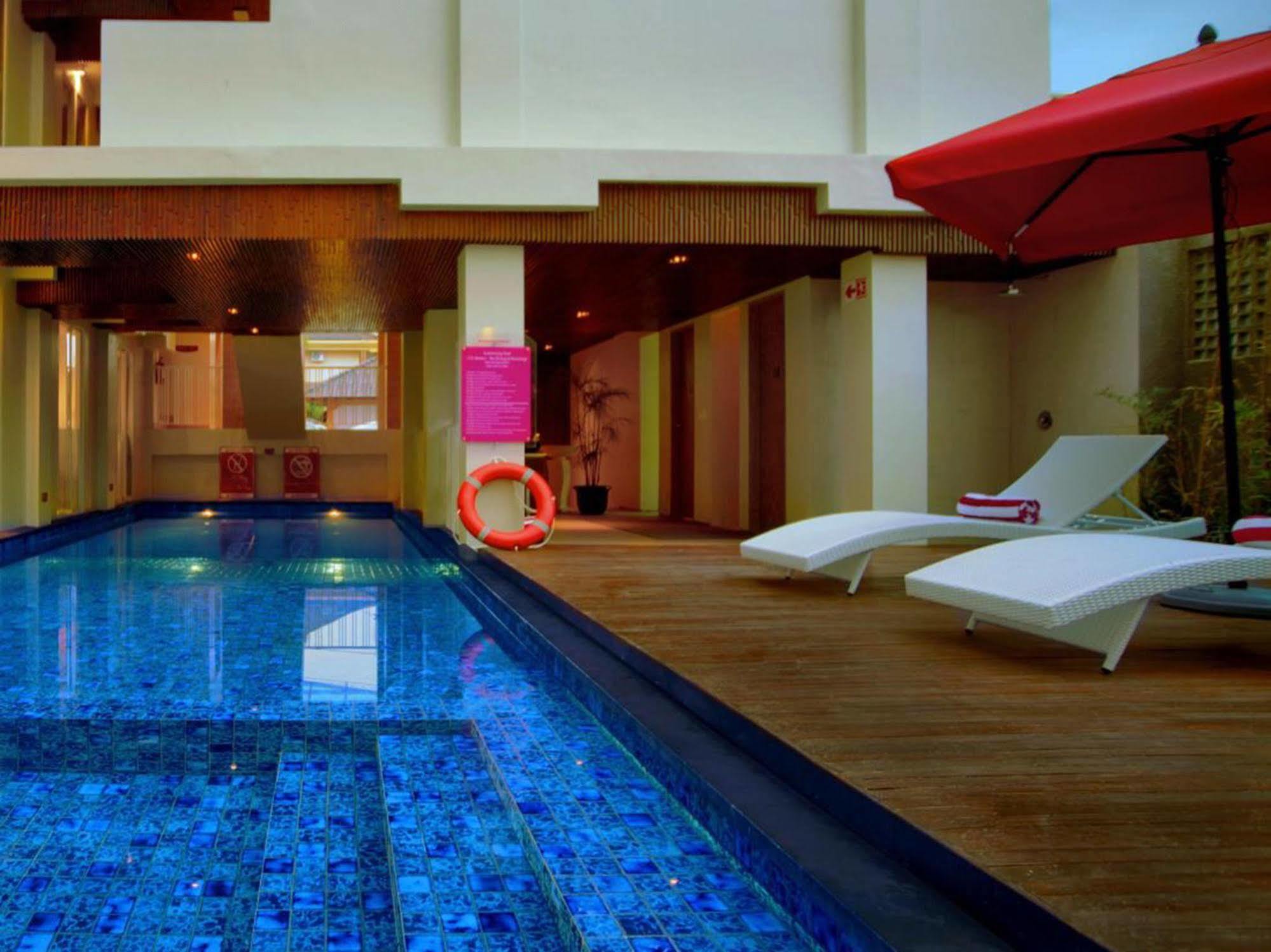 Favehotel Kuta Square Exterior photo